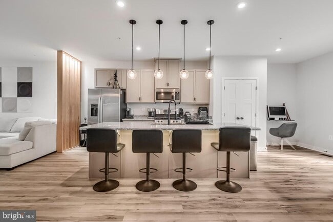 Building Photo - 5445 Billenca Ln