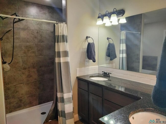 Building Photo - 2115 Roadrunner Dr