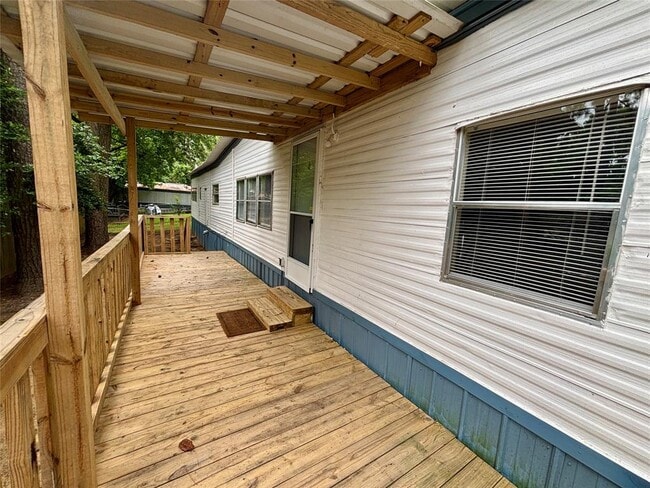 Building Photo - 13405 Commander Cir
