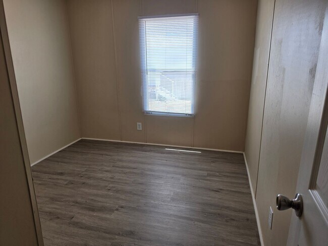 Building Photo - 3 bedroom 2 bath in Clovis
