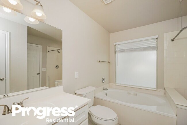 Building Photo - 930 Amber Knoll