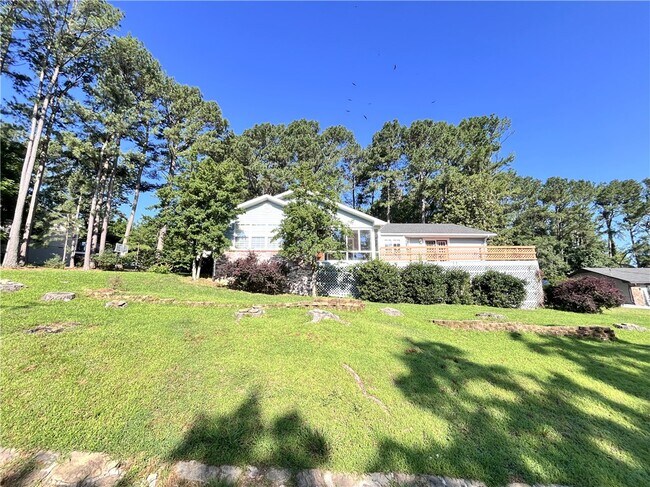 Building Photo - 40 Portsmouth Dr