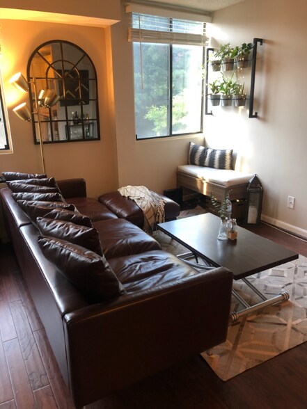 Building Photo - 1245 13th St NW