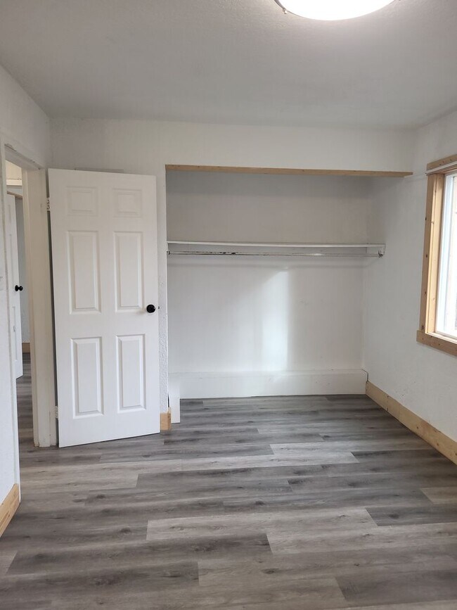 Building Photo - 244 Westwood Rd