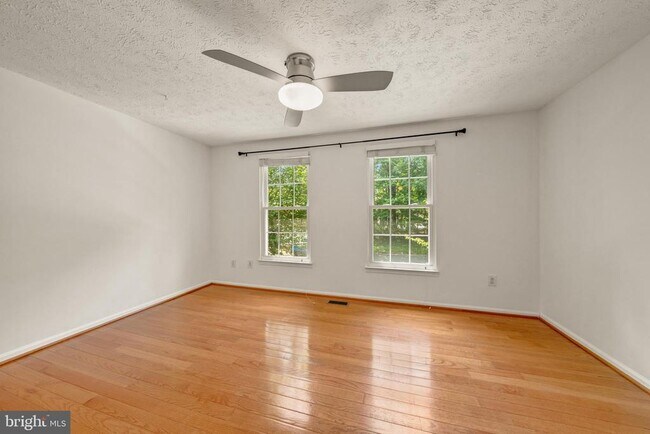 Building Photo - 1931 Belmont Ridge Ct