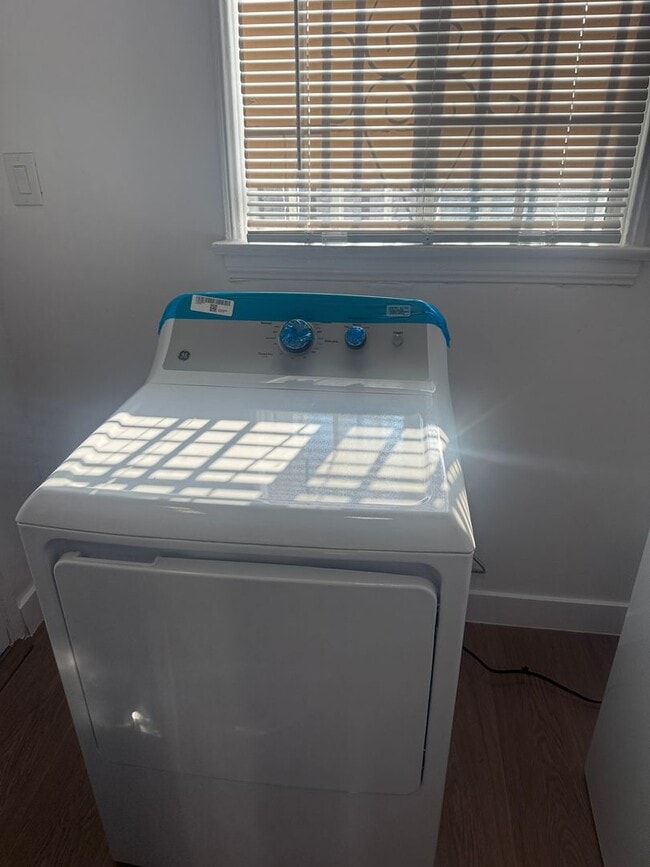 Building Photo - 2918 11th Ave