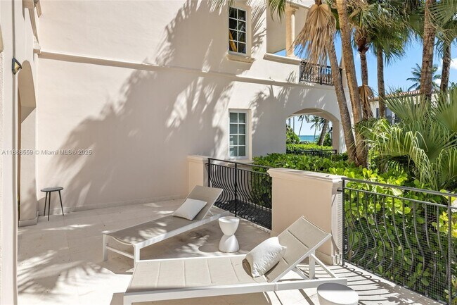 Building Photo - 19216 Fisher Island Dr