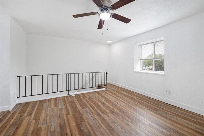 Building Photo - 2217 Mission Hill Dr
