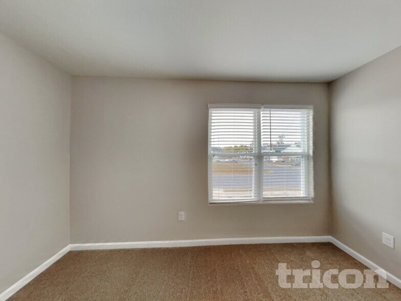 Building Photo - 183 Pillow Ln