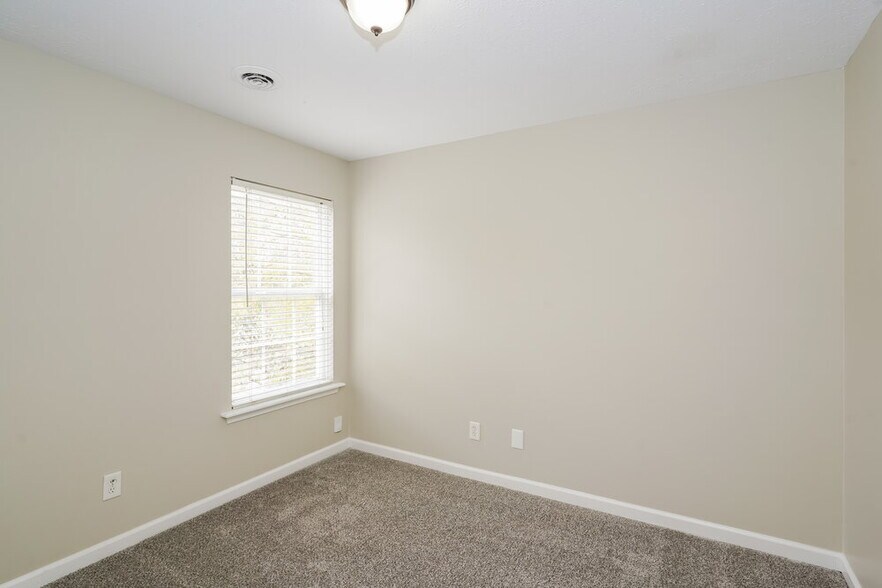 Building Photo - 274 Bill Stewart Blvd