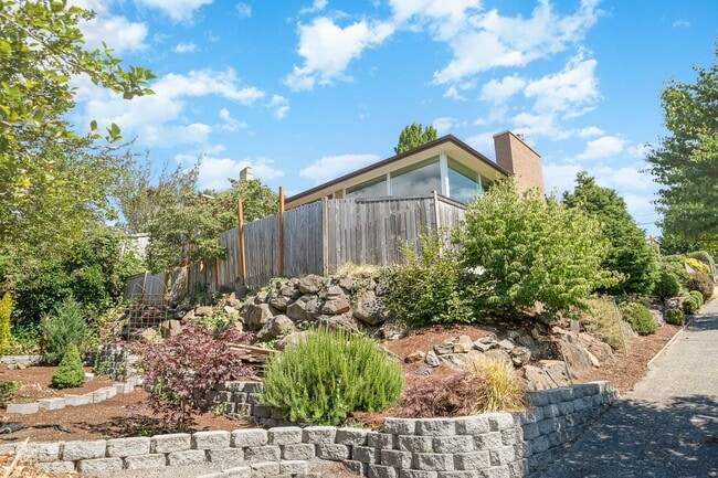 Building Photo - 3Bd/2.75Ba Seattle House