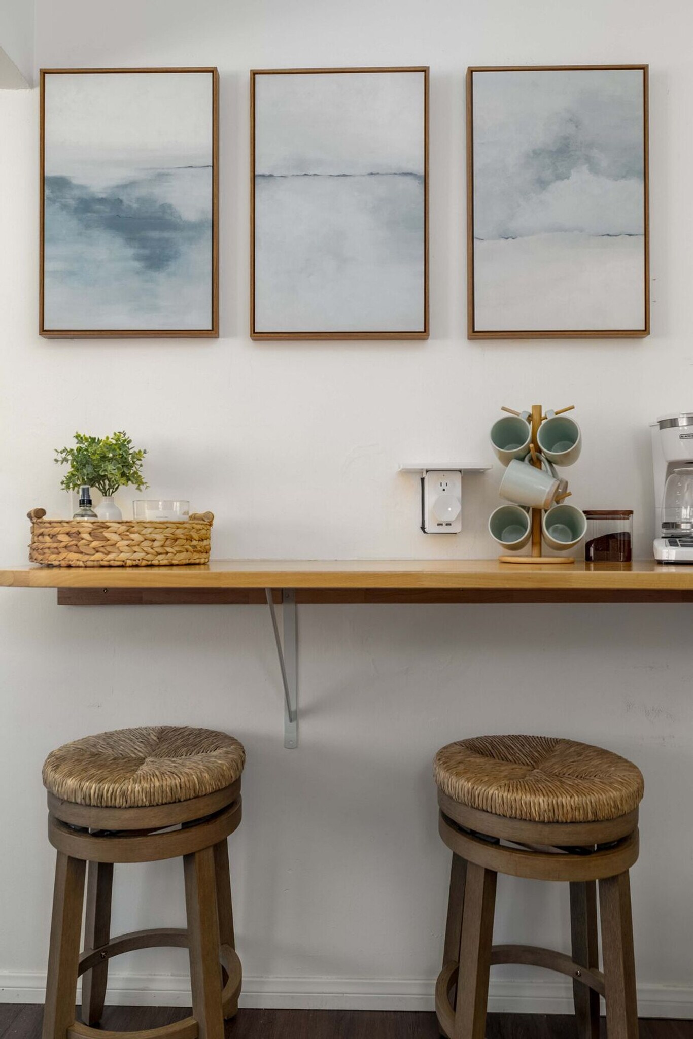 Building Photo - 4587 Saratoga Ave