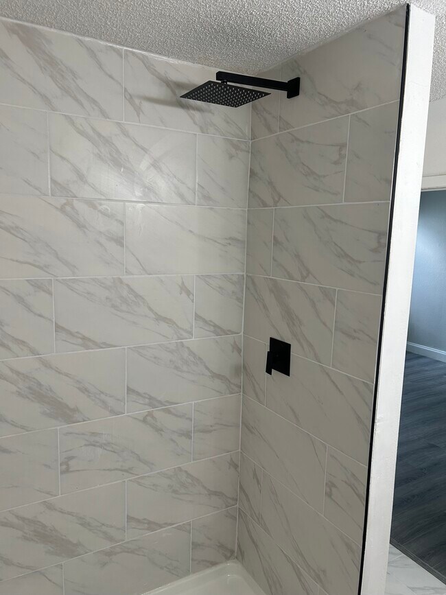 Building Photo - 12219 Armenia Gables Cir