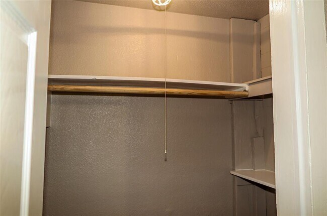 Building Photo - 1312 Pine St