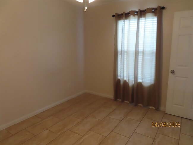 Building Photo - 15631 S Fall Fern Cir