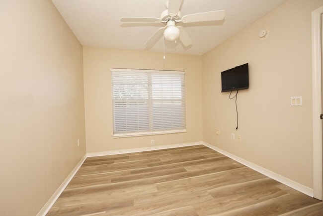 Building Photo - 4274 Calinda Ln