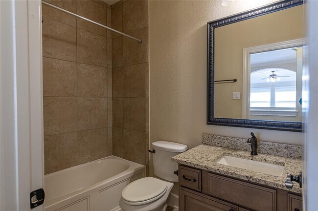 Building Photo - 4855 Bayou St.John
