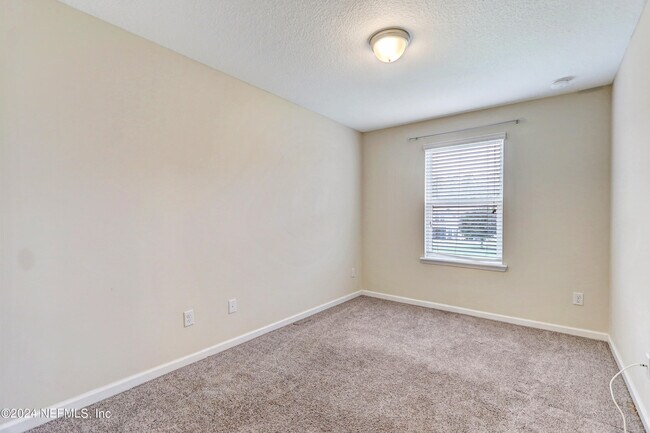 Building Photo - 95 Nelson Ln