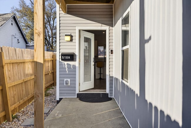 Building Photo - 518 Prospect St