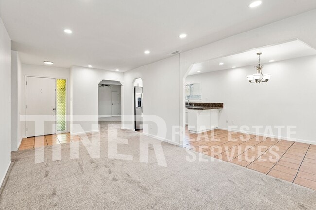 Building Photo - 2815 Erin Dr