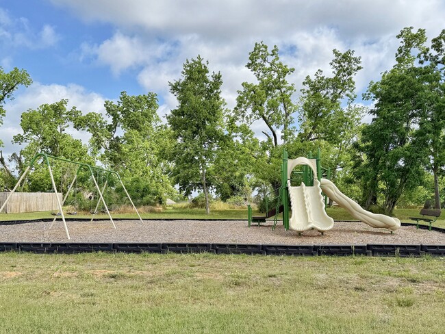 Building Photo - 3017 Dowington Dr