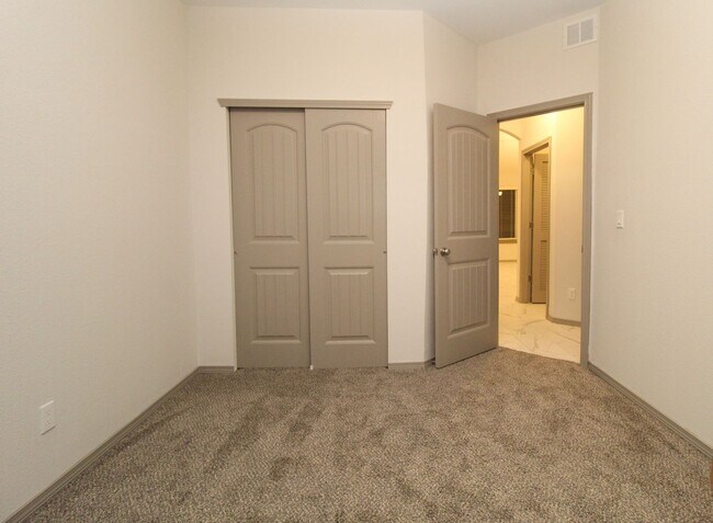 Building Photo - 13709 Lago Vista Ave
