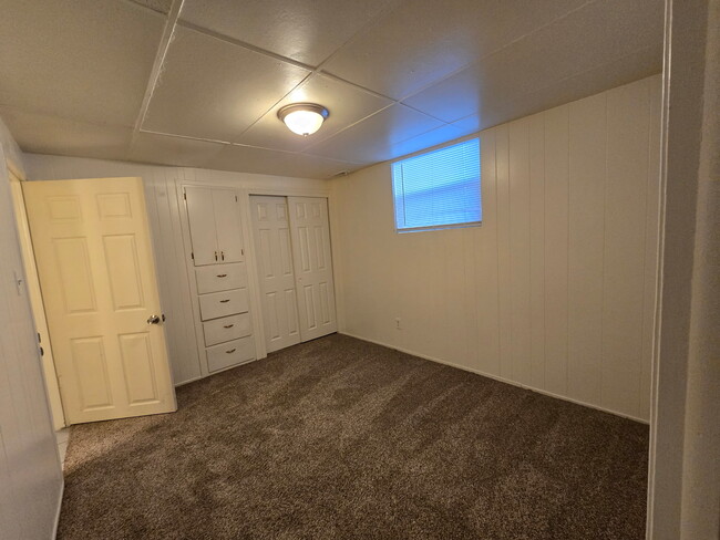Building Photo - 1667 N 200 W