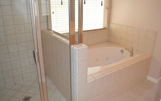 Building Photo - 3708 Lauding Way