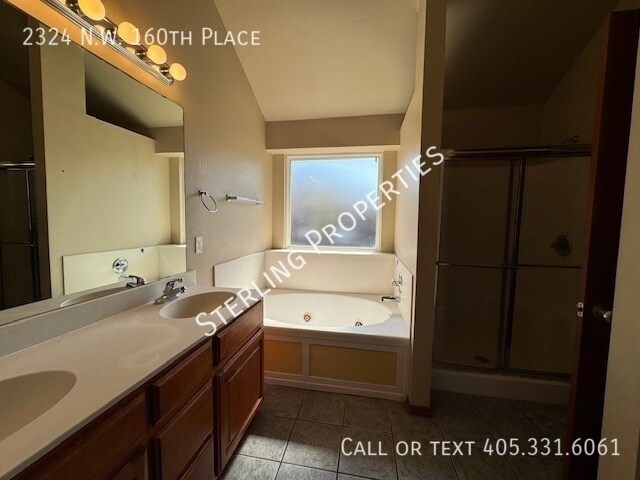 Building Photo - 2324 NW 160th Pl