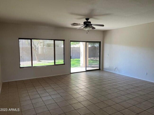 Building Photo - 21167 E Lords Wy