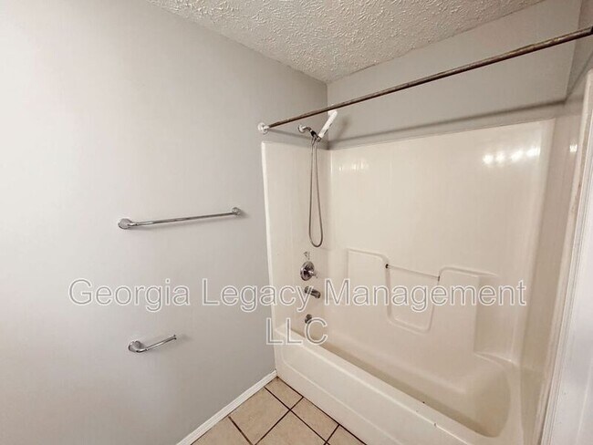 Building Photo - 896 Campbell St