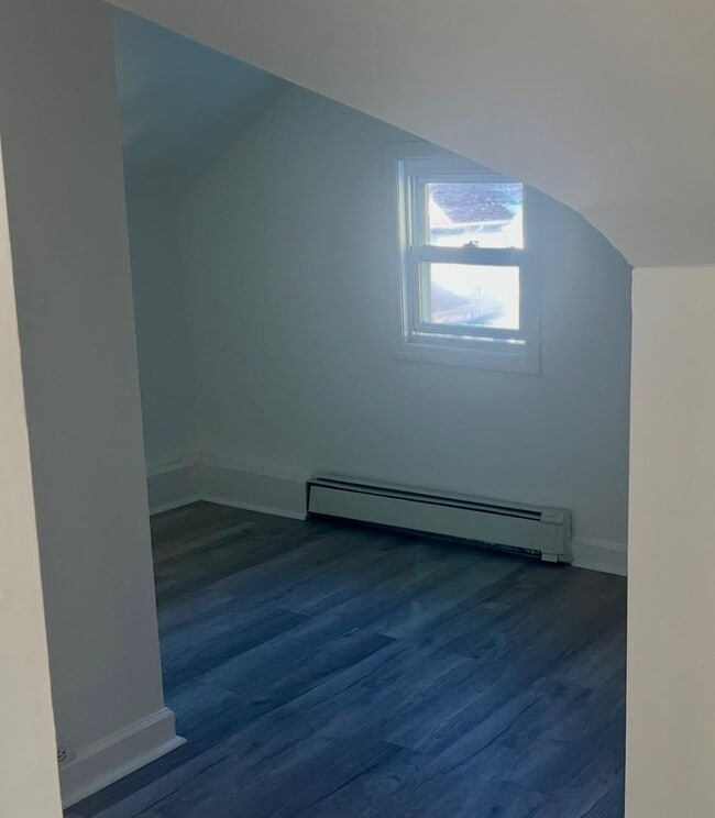 Building Photo - 22 E 39th St