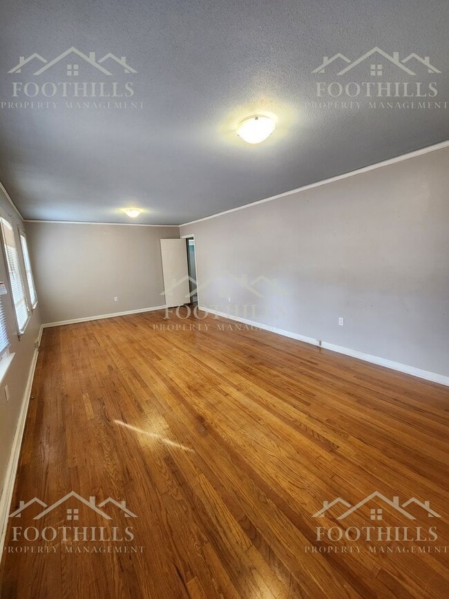 Building Photo - 2013 Boul Hts