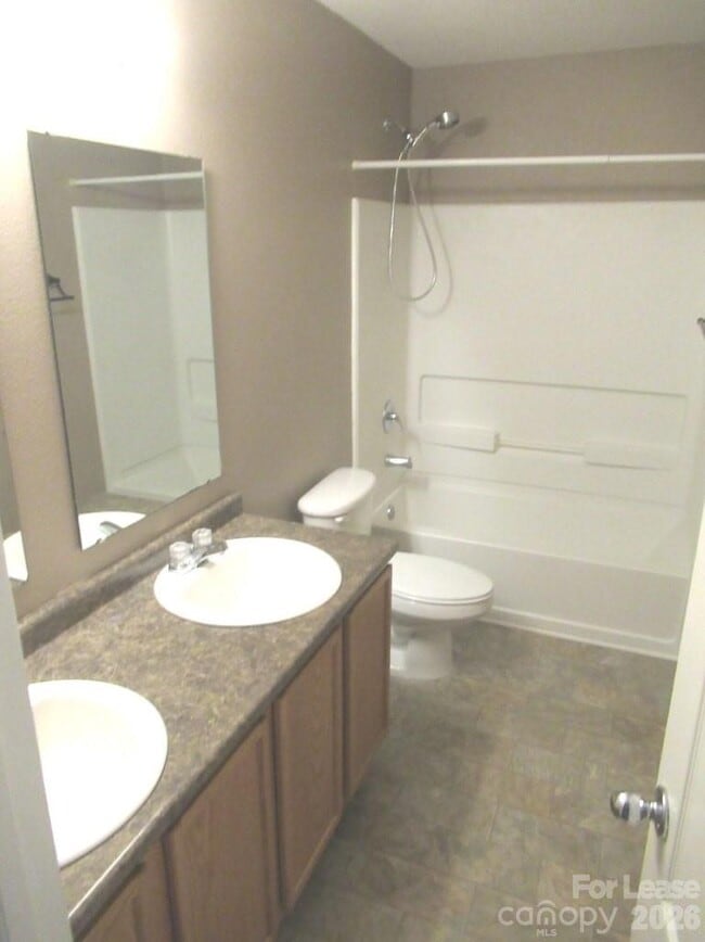 Building Photo - 122 Anastasia Ln