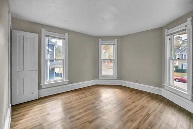 Building Photo - 1120 1/2 Washington St