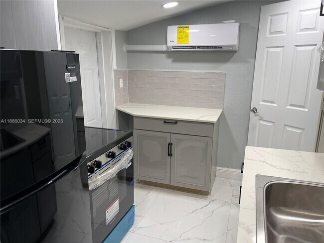 Building Photo - 1221 NE 210th Terrace