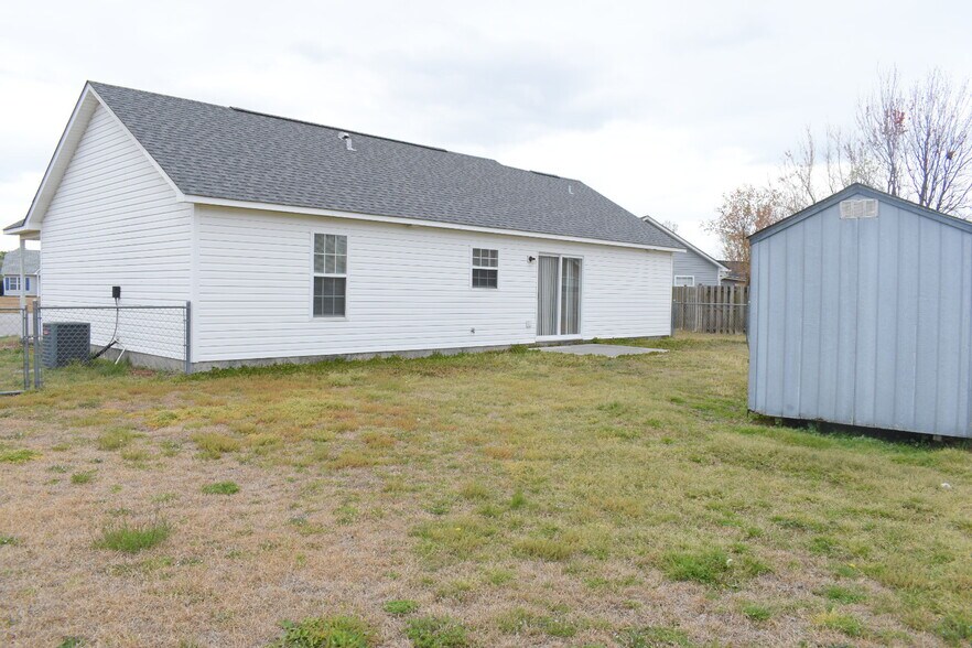 Building Photo - 2500 Hawes Ct