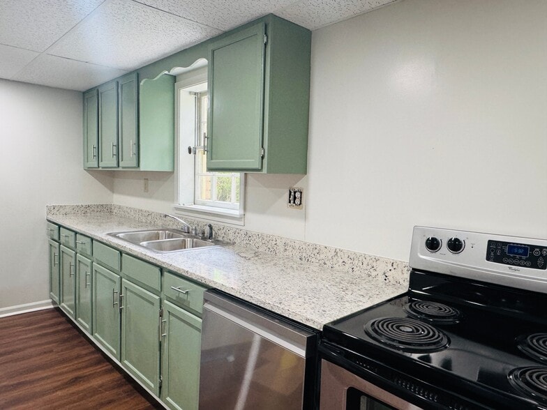 Building Photo - 4875 Millen Dr