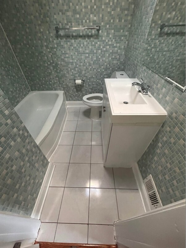 Building Photo - 6911 Gough St