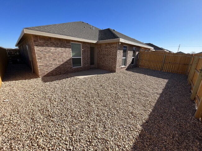 Building Photo - Cute Duplex in North Lubbock