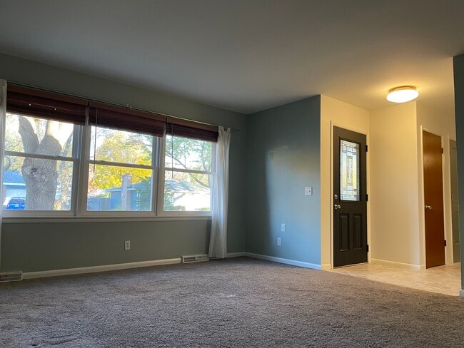 Building Photo - 1210 Acewood Blvd