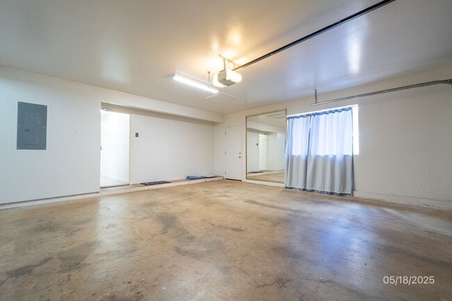 Building Photo - 3 BD/2 BA Home in Mililani with Garage (Av...