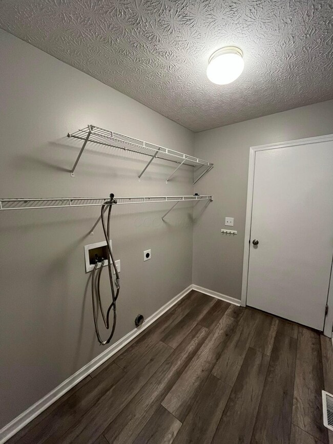 Building Photo - 208 Caswell Dr