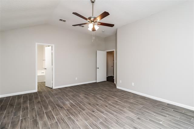 Building Photo - 305 Arbor Glen Dr