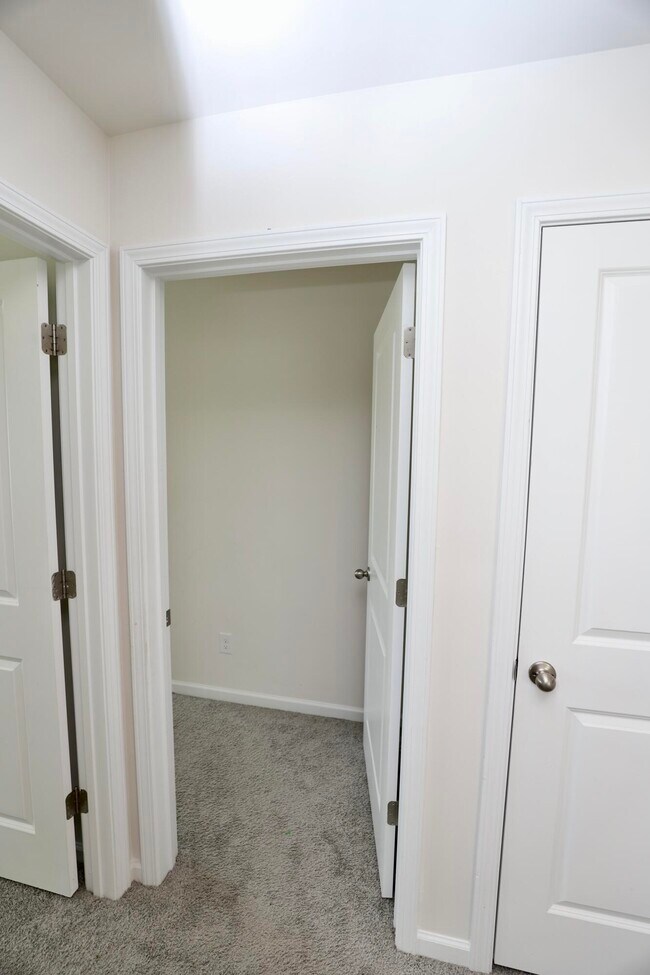 Building Photo - 352 Sandbach Rd