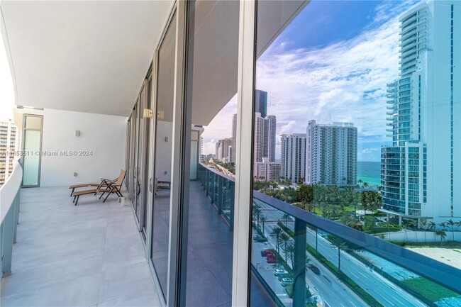 Building Photo - 17550 Collins Ave