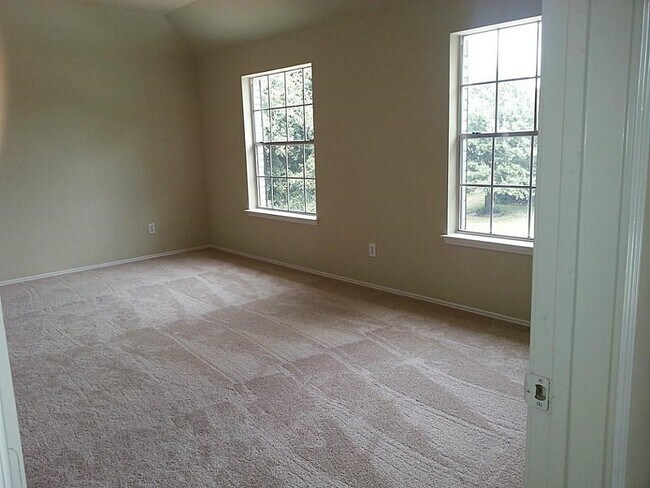 Building Photo - 6719 Lower Arrow Dr