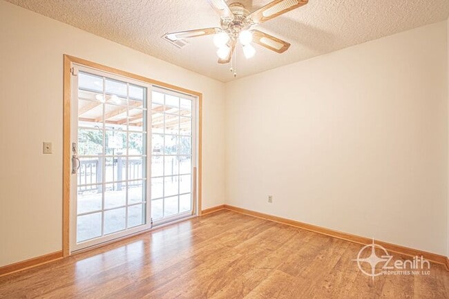 Building Photo - 6509 Louisiana Dr