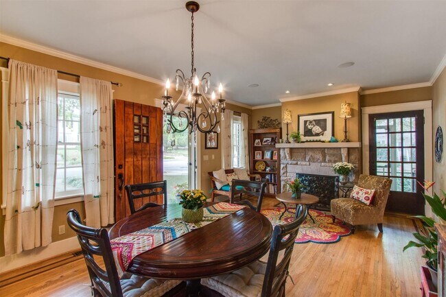 Building Photo - CHARMING RENOVATED TUDOR | WALK TO VANDERBILT & BELMONT