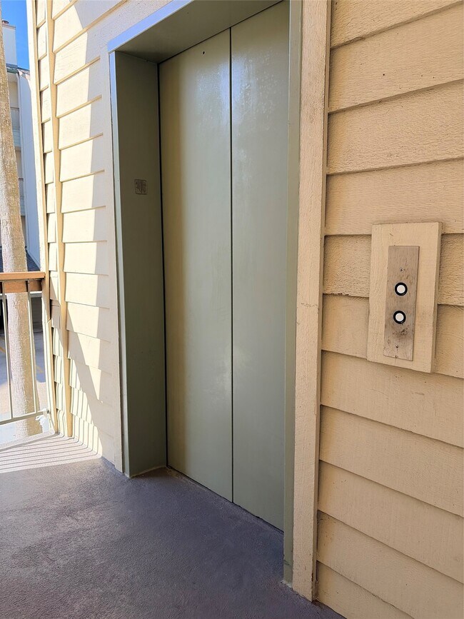 Building Photo - 18809 Egret Bay Blvd